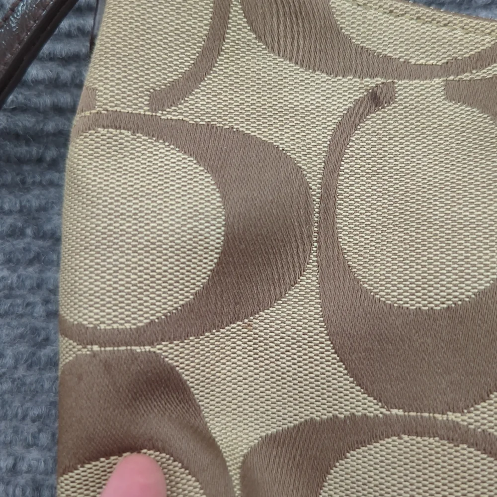 Classic COACH Purse BROWN MEDIUM CANVAS Handbag, Monochrome, Y2K, Classic, Clean